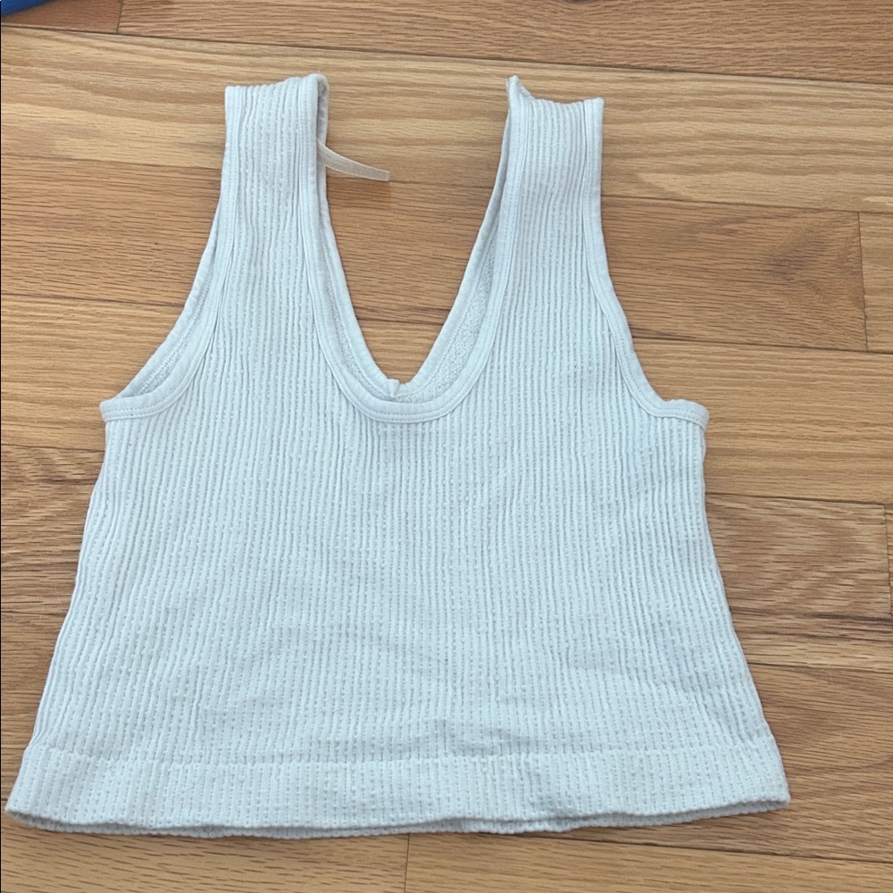 Classic White V-Neck Ribbed Tank Top - Picture 2 of 2